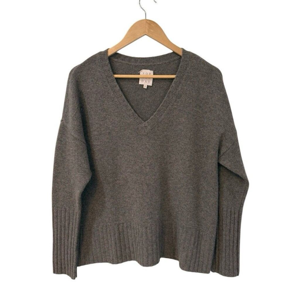 Not Monday Sweater Ella V-Neck Cashmere in Otter Brown Grey Small